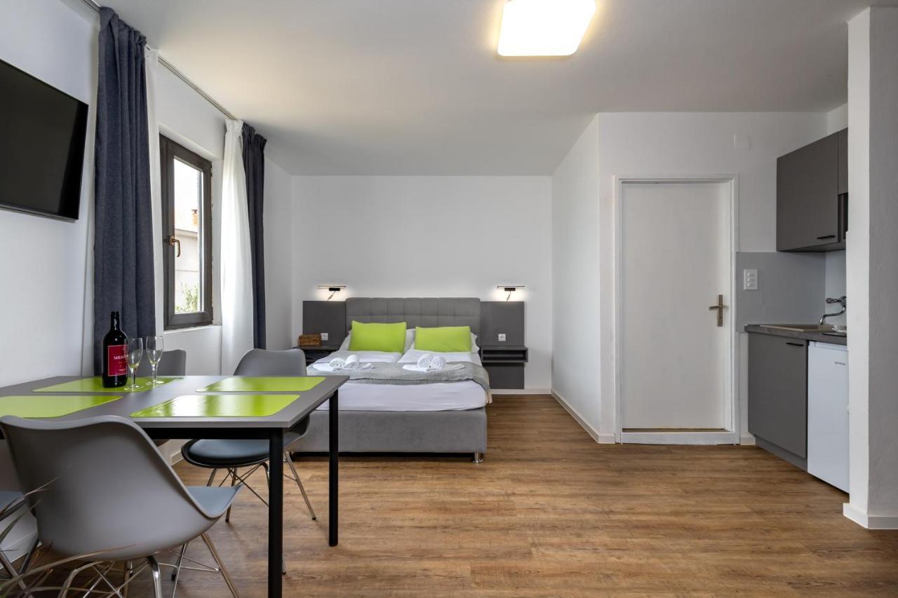 Apartments Dida Sime Starigrad Paklenica Extérieur photo