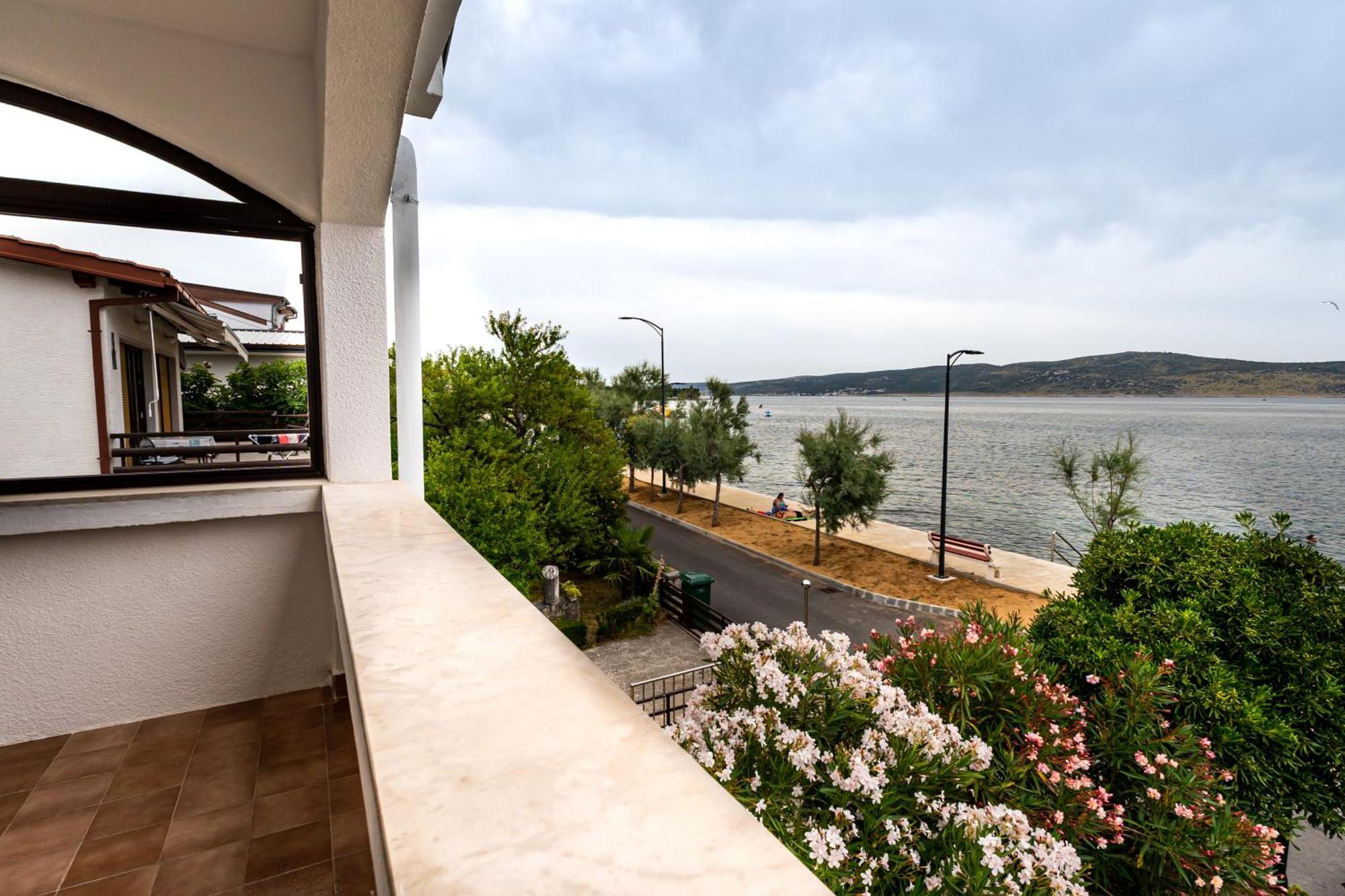 Apartments Dida Sime Starigrad Paklenica Extérieur photo