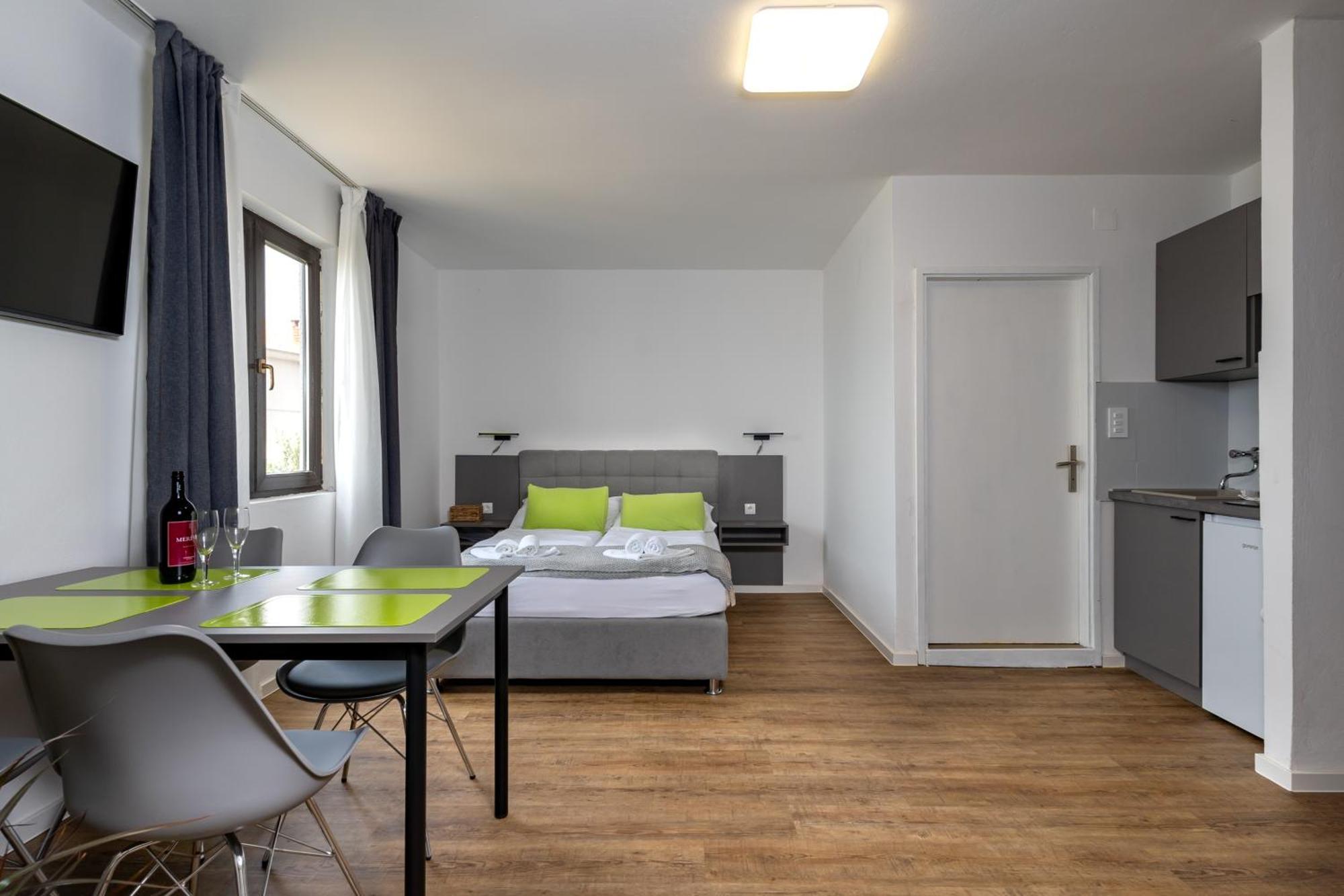 Apartments Dida Sime Starigrad Paklenica Extérieur photo