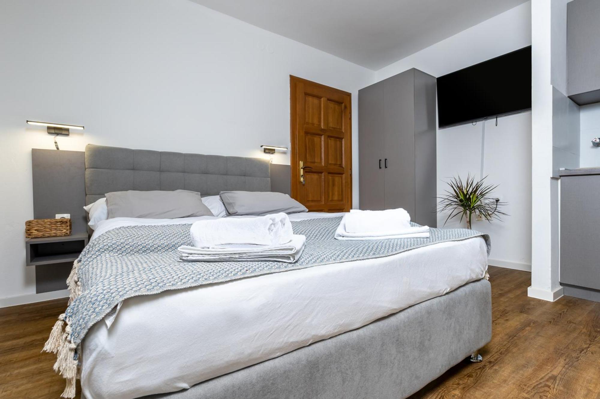 Apartments Dida Sime Starigrad Paklenica Extérieur photo