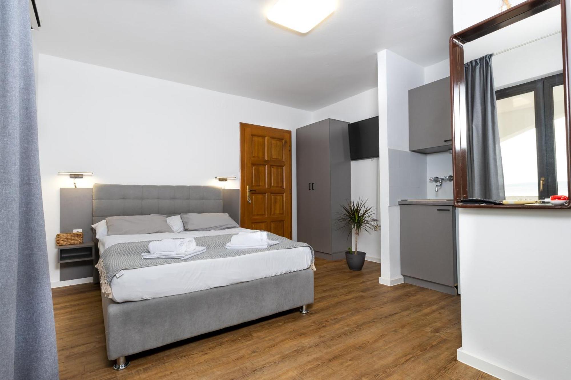 Apartments Dida Sime Starigrad Paklenica Extérieur photo