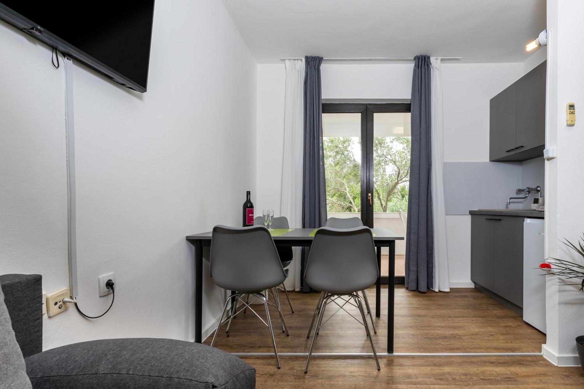 Apartments Dida Sime Starigrad Paklenica Chambre photo